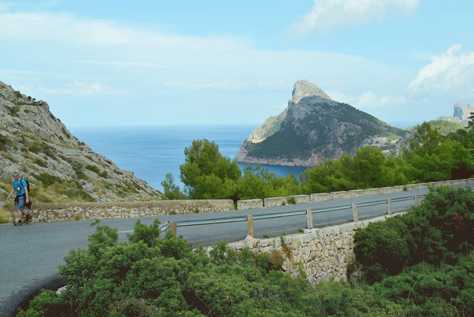 Marbella: 20-year-old British man killed trying to cross motorway