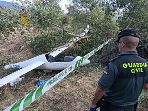 Image of the glider involved in the accident at the Santa Cilia aerodrome. Guardia Civil