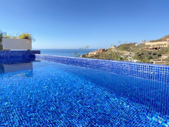 4 bedroom Villa for sale in Torrox-Costa with pool - € 750