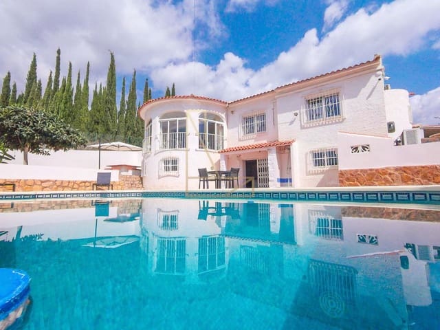 7 bedroom Villa for sale in La Nucia with pool garage - € 449