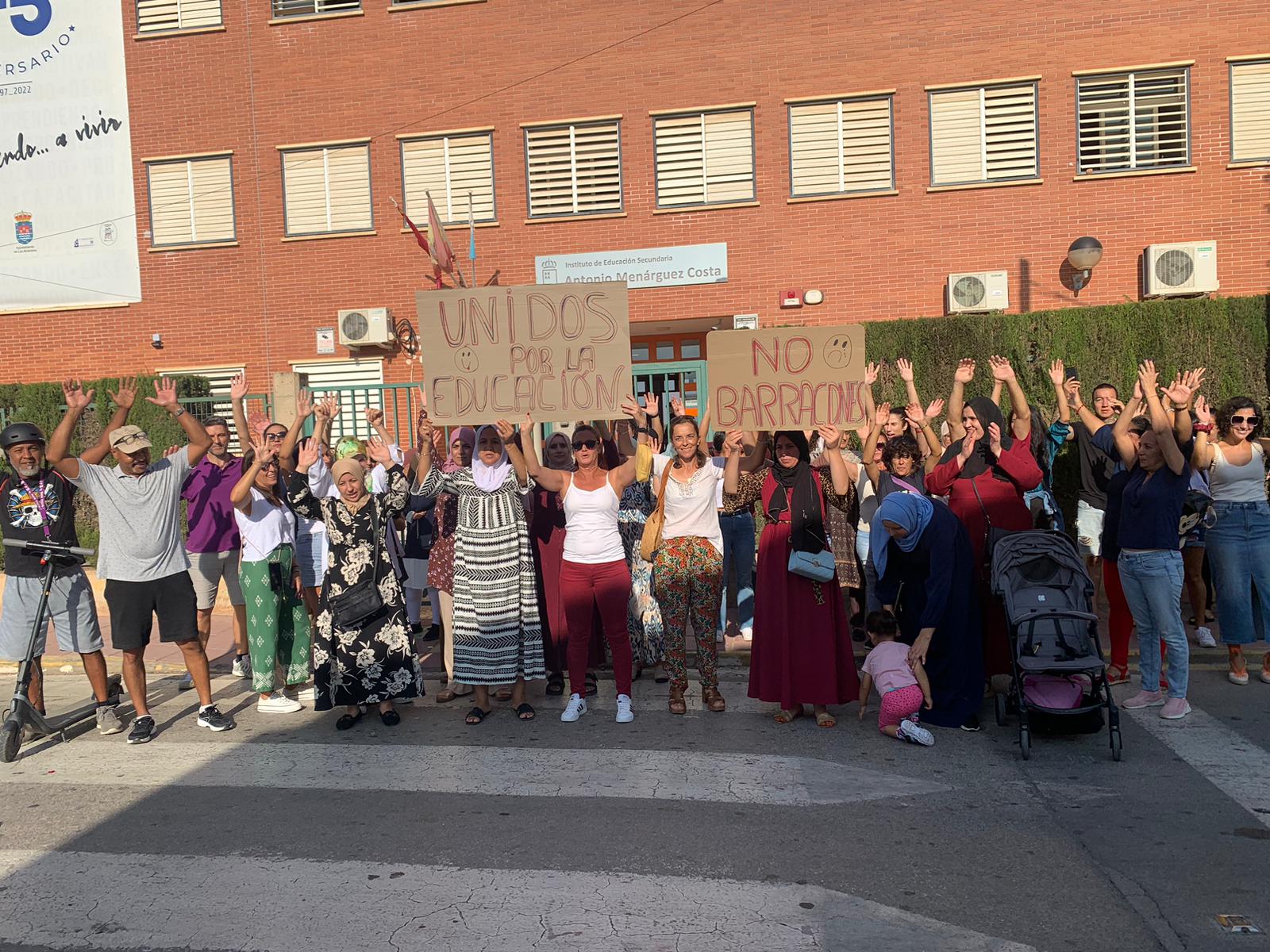 Angry parents at overcrowded Murcia region school that sent children home gets response from Spain's Ombudsman