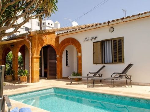 3 bedroom Villa for sale in Cala Millor with pool garage - € 637