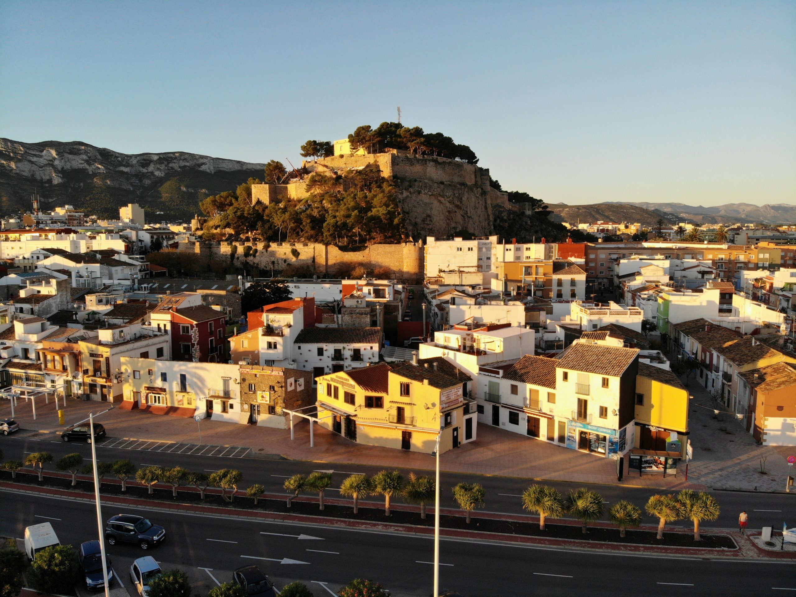 How much does the average Airbnb earn in British hotspots on Spain’s Costa Blanca?