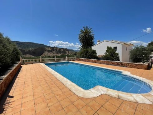 4 bedroom Finca/Country House for sale in Mula with pool garage - € 199