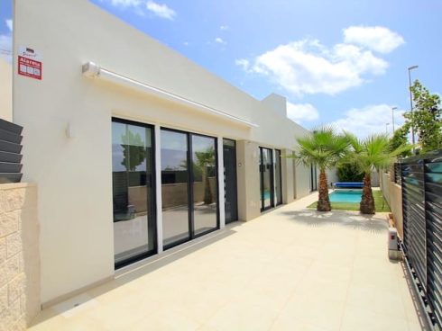 3 bedroom Villa for sale in Benijofar with pool - € 275