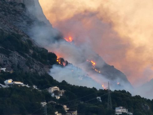 Forest fire sees 125 homes evacuated and multiple roads closed on Spain’s Costa Blanca