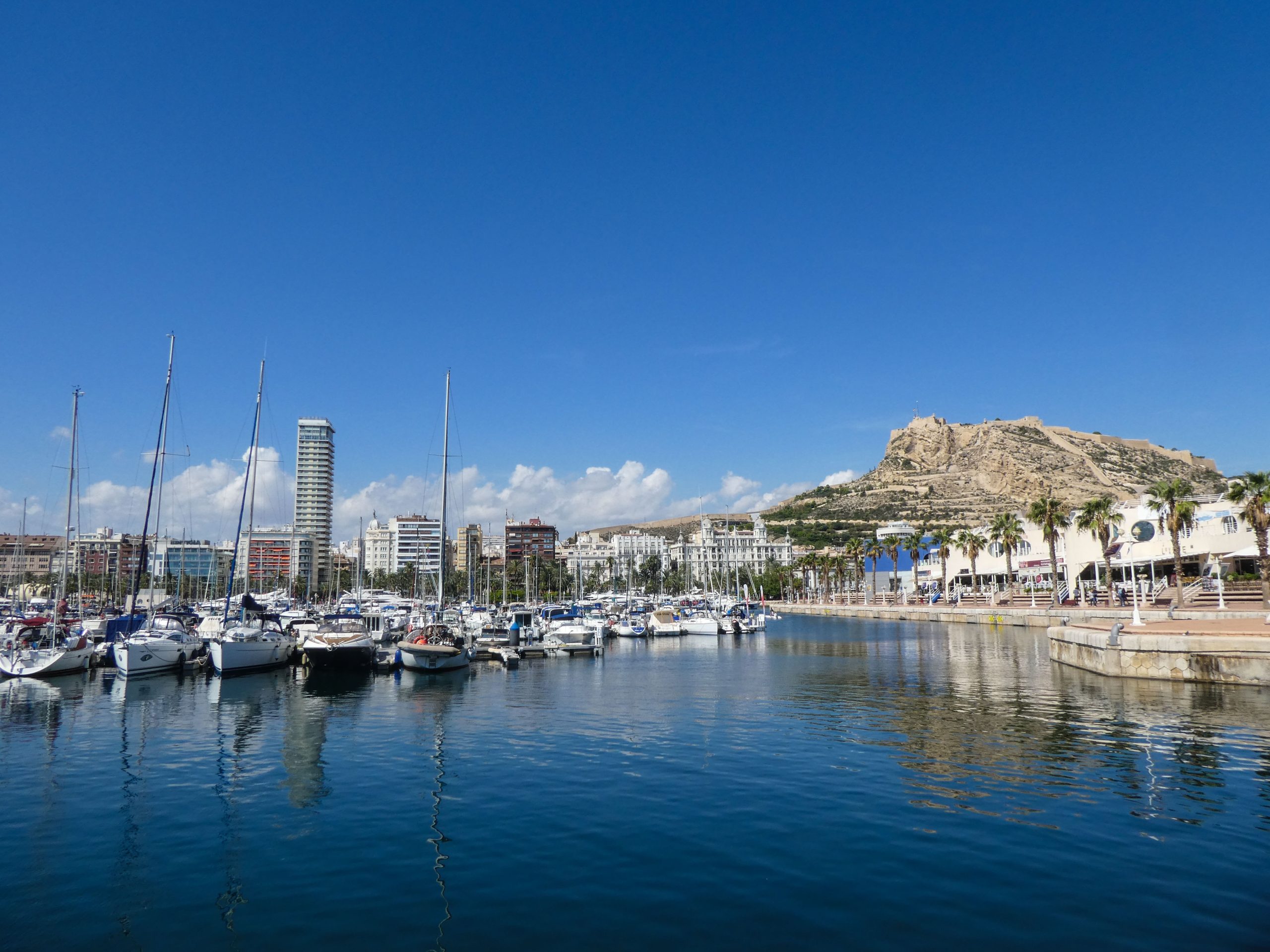 Alicante. Аликанте, Алакан. Аликанте Испания. Alicante Испания. Яхты в Аликанте.