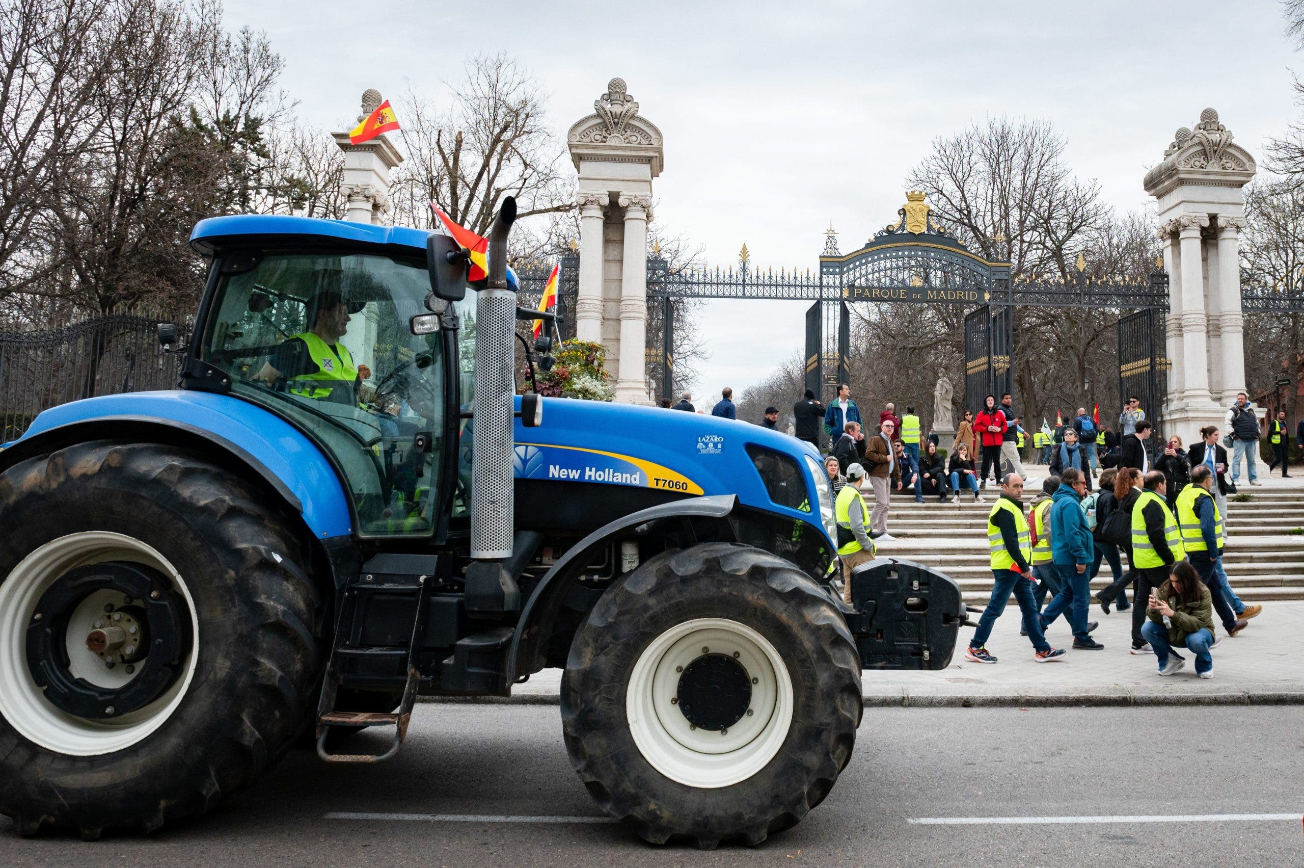 Los agricultores en España planean nuevas protestas para bloquear la frontera con Francia con sus tractores