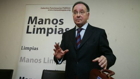 La organización Manos Limpias admite que sus denuncias penales contra la mujer de Pedro Sánchez “pueden haberse basado en fake news”