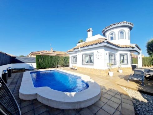 2 bedroom Villa for sale in Gea y Truyols - € 229