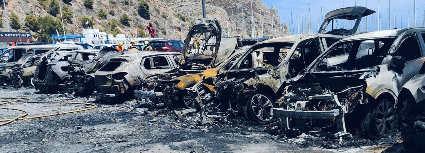 WATCH: Huge fire engulfs 30 cars in port popular with tourists on Spain’s Costa Blanca