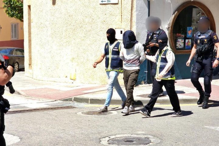 Alleged jihadist who recruited terrorists and glorified their violent behaviour is arrested on Spain's Costa Blanca