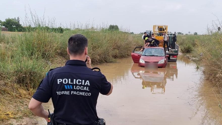 Flash floods lead to nearly 100 emergency rescues in Murcia with people trapped in their cars