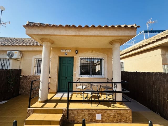 3 bedroom Villa for sale in La Zenia with garage - € 225
