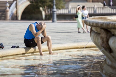 How to keep cool during a heatwave in Spain with top 10 tips from health experts