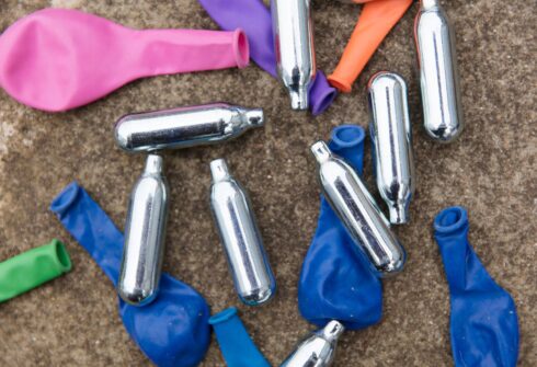 Irish teenagers arrested for selling laughing gas in the street to Mallorca tourists