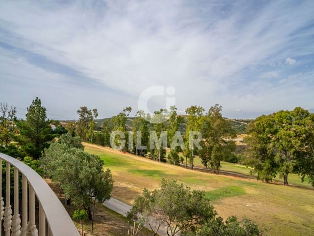 2 bedroom Penthouse for sale in Estepona with pool - € 320