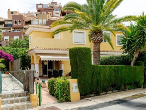 3 bedroom Terraced Villa for sale in Muchamiel / Mutxamel with pool garage - € 239