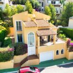 3 bedroom Villa for sale in Altea with pool garage - € 483