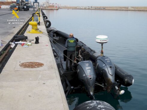 Police find €1million in CASH during raid of house belonging to a ‘narco boat operator’ in Spain’s Cadiz A HUGE police operation to smash the narco-trafficking gangs plaguing the Strait of Gibraltar swept up a €1.4 million in cold hard cash. Dubbed Grajuela, 20 Apr, 2024 @ 15:30 National News narco speed boats ‘Narco boat’ manufacturers who ‘helped drug traffickers ferry eight tonnes of cocaine and hashish’ along the Gibraltar Strait are arrested in Spain as crackdown continues A GANG that specialised in manufacturing the notorious ‘narco launches’ that have become ubiquitous in the Strait of Gibraltar has been raided. The Galicia-based criminal 19 Apr, 2024 @ 15:15 Crime & Law·Lead Narco boat smashes against a Guardia Civil vessel off Spain’s Costa del Sol A Guardia Civil boat was rammed by a narco boat off the Estepona coast on Thursday during a chase. The Guardia vessel- Rio Belelle- was 29 Mar, 2024 @ 10:15 Andalucia·Crime & Law·Drugs·Estepona·Lead·Malaga·Other News Family clan who ‘sold drugs delivered by narco boats’ on Spain’s Costa Blanca is arrested