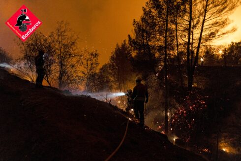 Evacuated residents return to their homes following ‘severe’ forest fire in Alicante