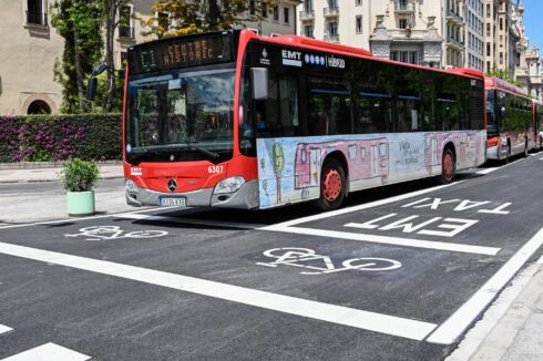 Tourists leave their young children behind on a bus in Spain