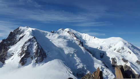 Two Spanish mountain climbers, aged 26 and 27, are killed while descending from peak of Mont Blanc