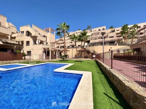 2 bedroom Apartment for sale in Aguilas with pool - € 106