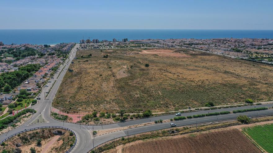 Airbnbs welcome! Holiday hotspot approves construction of 1,000 new tourist flats on Spain's Costa Blanca