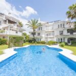 2 bedroom Penthouse for sale in Nueva Andalucia with pool garage - € 439