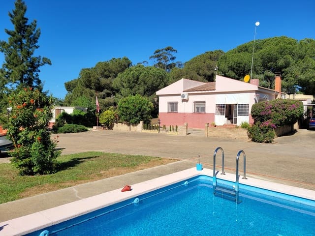 3 bedroom Finca/Country House for sale in Bonares with pool garage - € 160