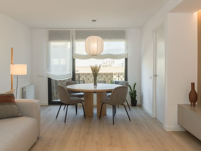 2 bedroom Apartment for sale in Barcelona city with garage - € 620