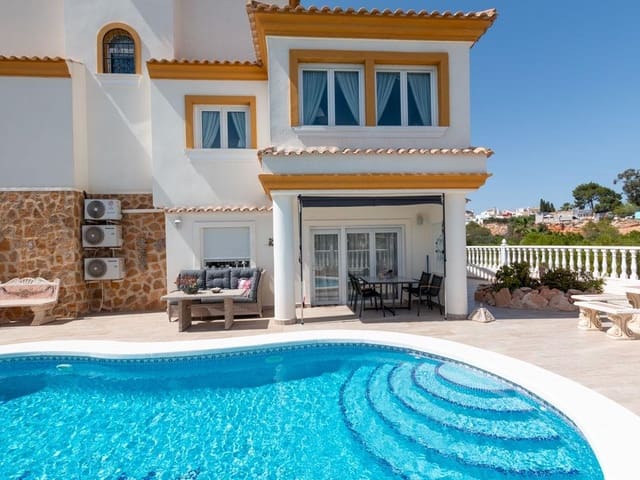 4 bedroom Villa for sale in Orihuela Costa with pool - € 449