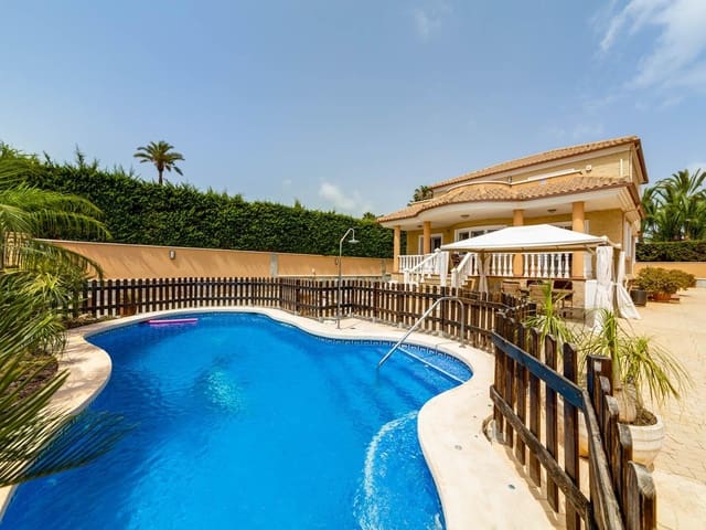 4 bedroom Villa for sale in San Javier with pool - € 510