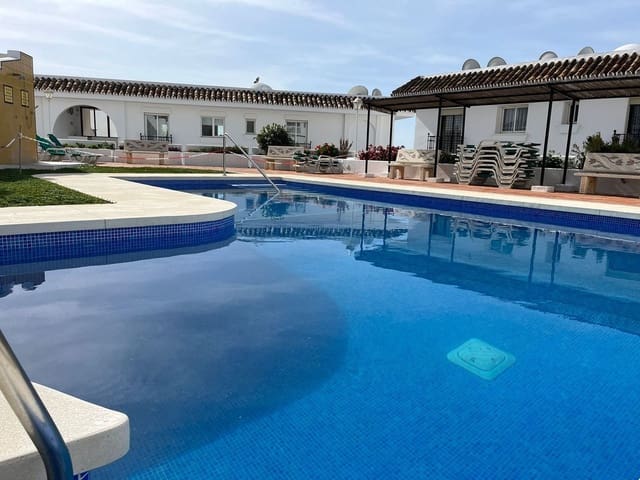 2 bedroom Apartment for sale in Mijas with pool garage - € 325