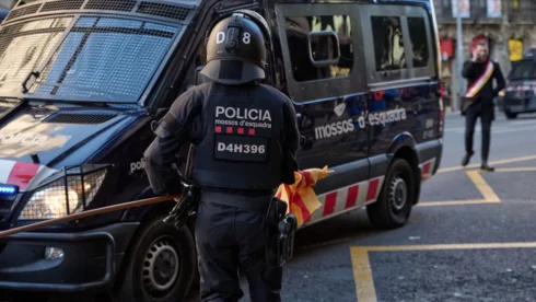 Spain launches crackdown on Chinese mafia: Police make 22 arrests in Catalunya