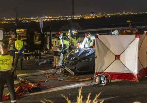 Police find killers of two British tourists struck by loose 'narco boat' on a Mar Menor road