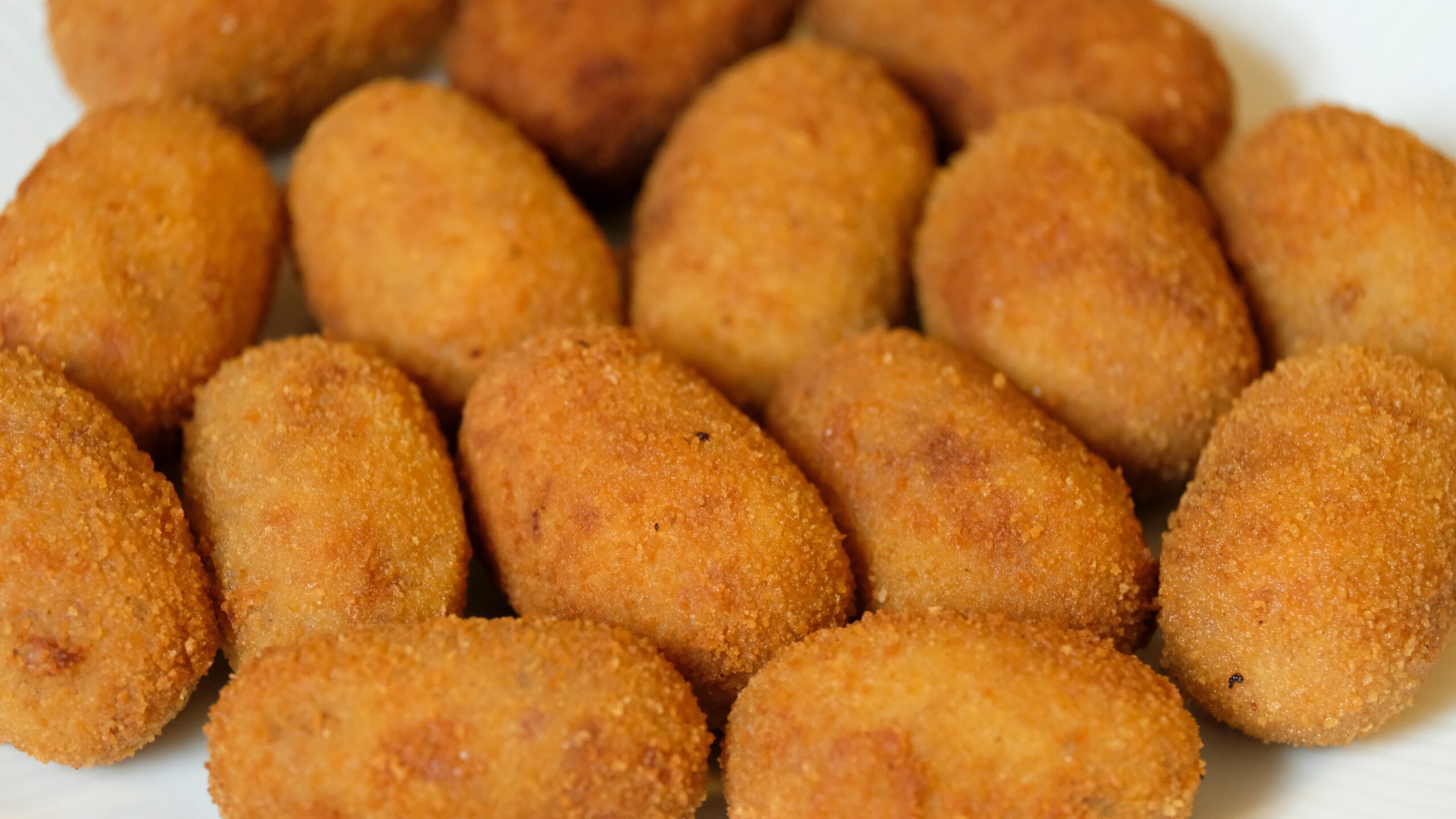 Mercadona worker who was fired for eating a ‘croqueta’ destined for the trash wins legal battle in Spain