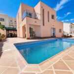 3 bedroom Villa for sale in Albir with pool garage - € 525