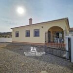 3 bedroom Villa for sale in Cantoria - € 134