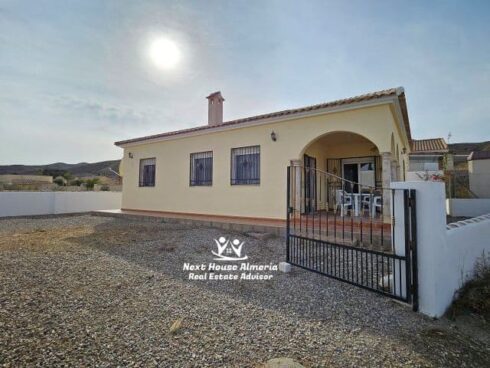 3 bedroom Villa for sale in Cantoria - € 134