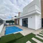 3 bedroom Villa for sale in Roldan with pool - € 379