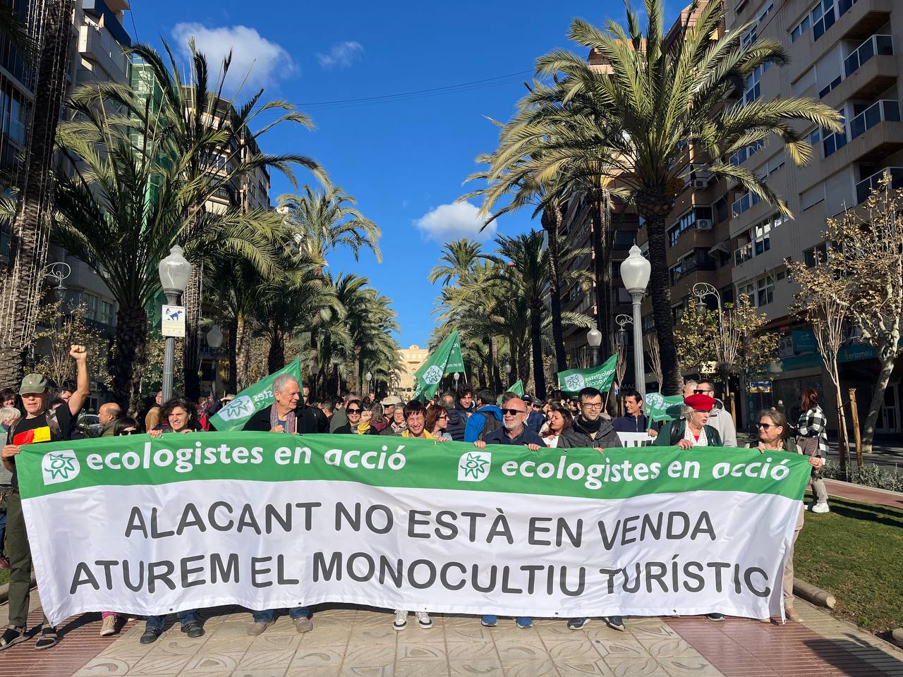 New ‘anti-tourism’ protest marches through Alicante: Locals chant ‘homes for people not tourists’