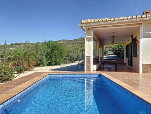 2 bedroom Finca/Country House for sale in Itrabo with pool garage - € 149