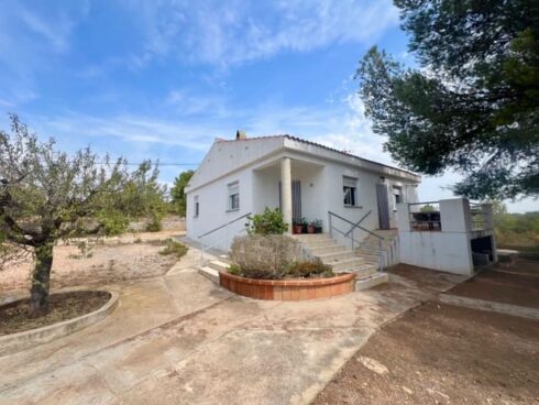 4 bedroom Villa for sale in Cheste with garage - € 149