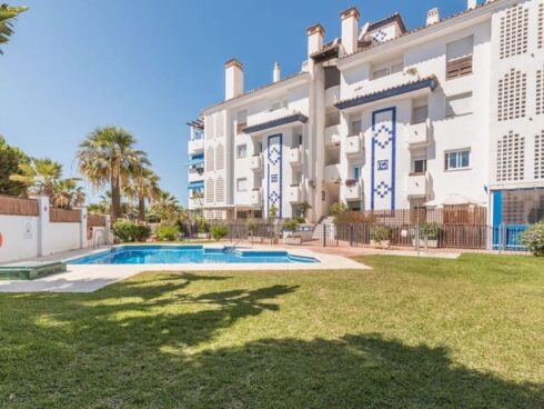 2 bedroom Apartment for sale in Marbella with pool garage - € 445