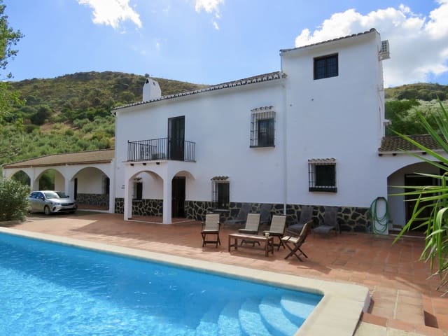 4 bedroom Finca/Country House for sale in Rute with pool - € 395