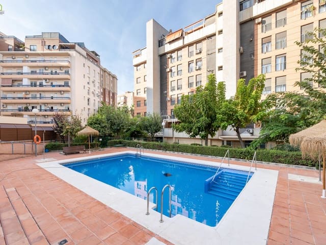 2 bedroom Apartment for sale in Granada city with pool - € 215