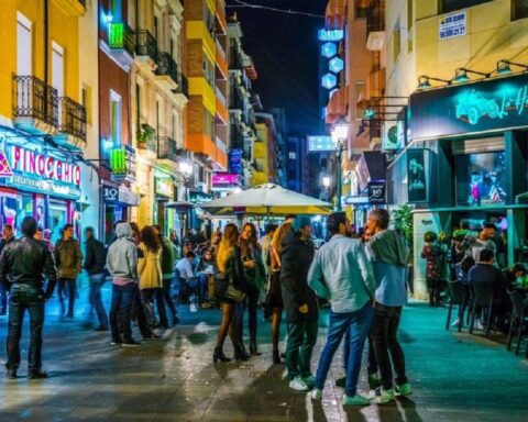 Alicante cracks down on tourism as it closes nightclubs and removes HALF of all bar terraces in 'saturated' areas