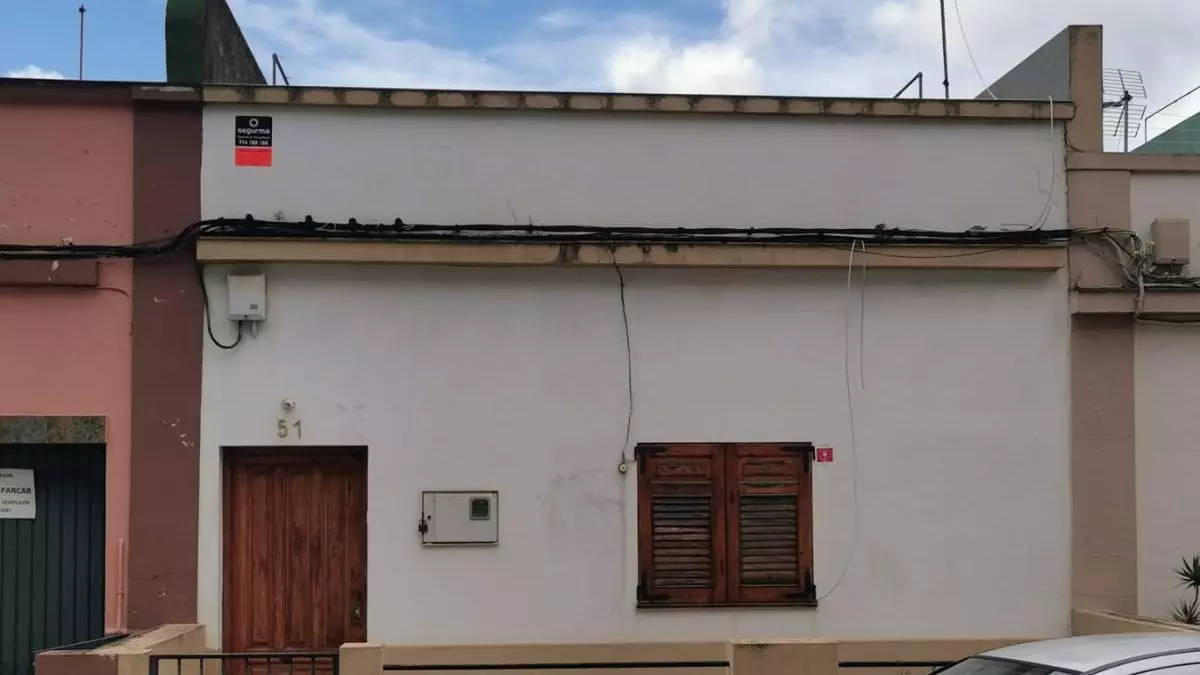 Outrage in Tenerife after squatters seize house of 87-year-old woman while she was in hospital